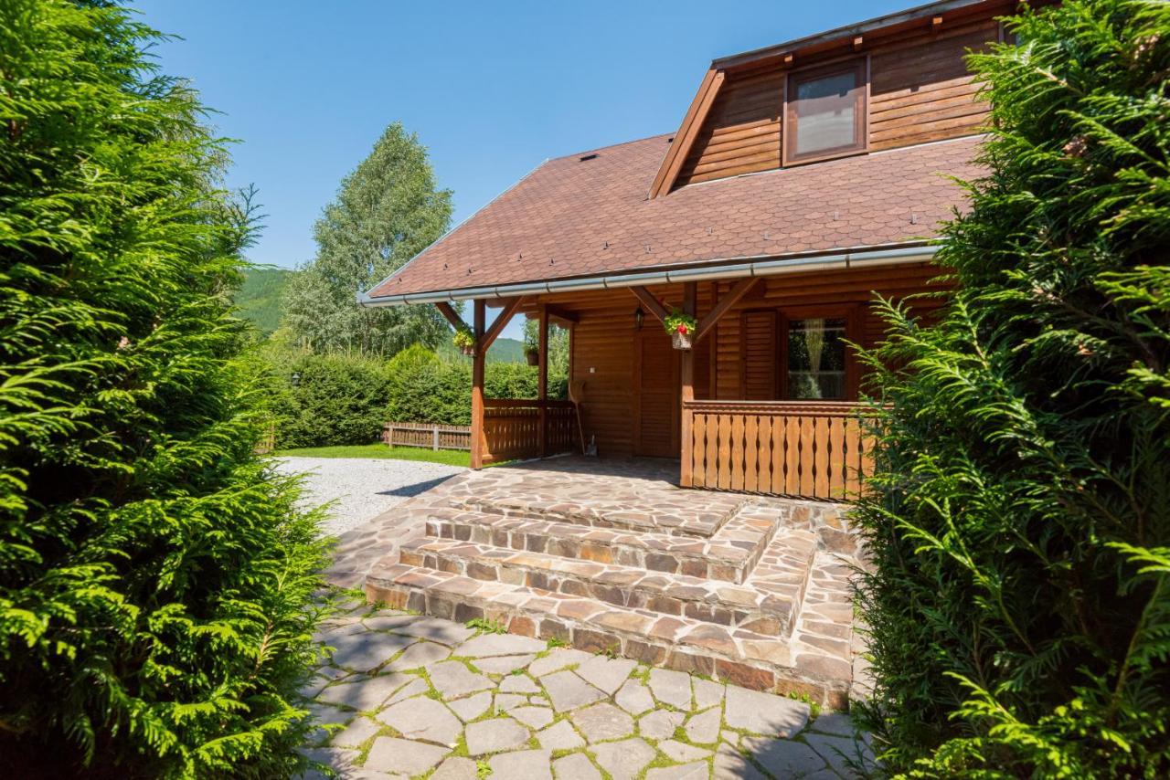 VárLak Sub Cetate Exterior foto